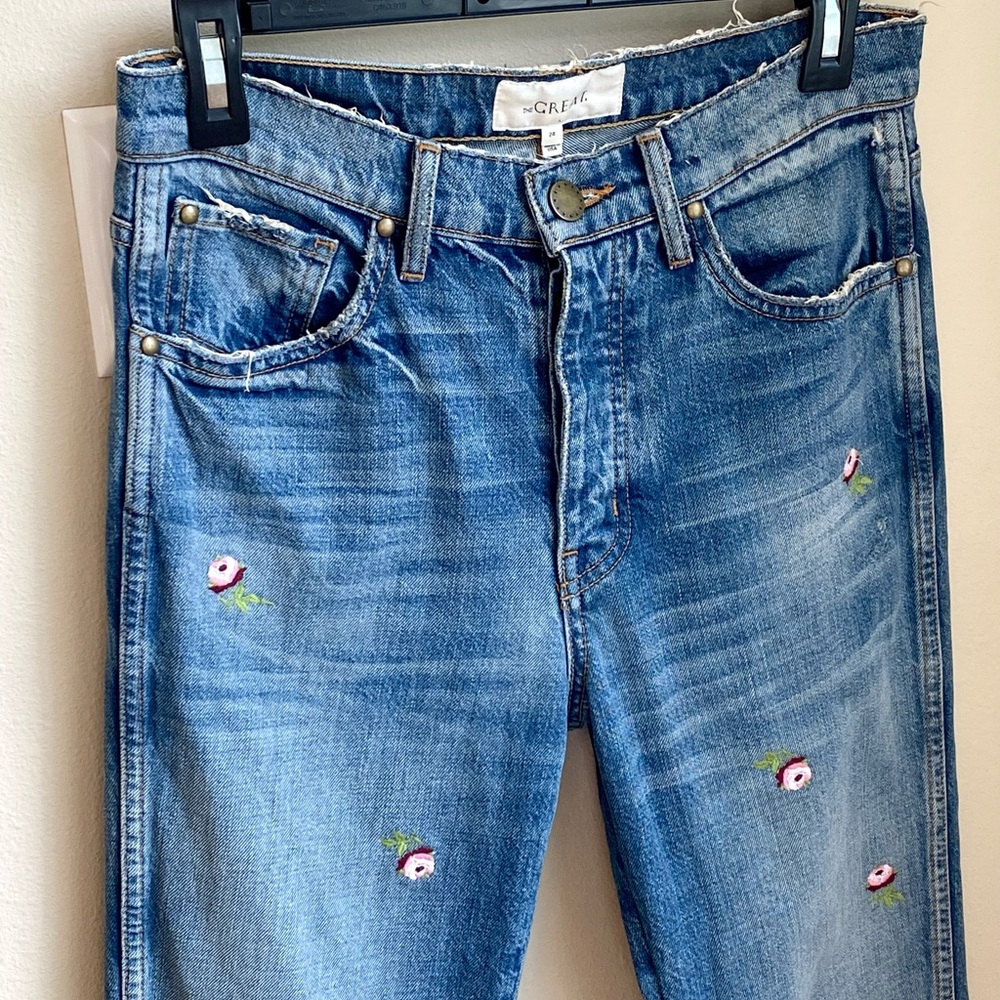 The GREAT Fellow 24 25 Runs Big Embroidered Floral Denim Jeans Slouchy 28.5x24.5